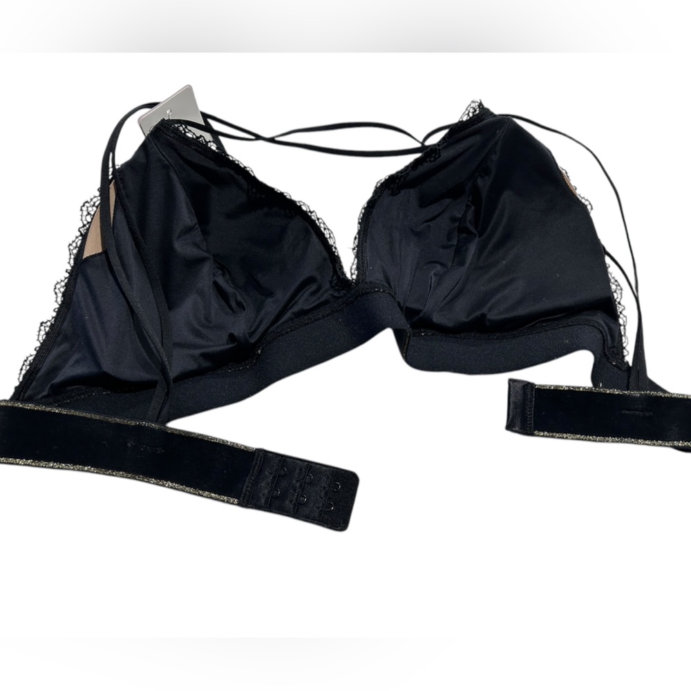 Pretty b.tempt’d Lace Bralette in black with light padding in beige - Picture 8 of 11